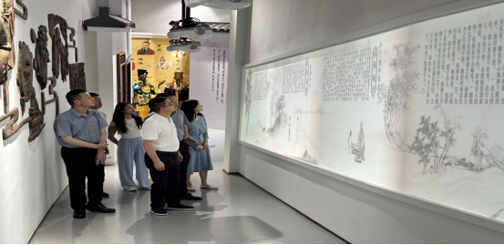 龙华数据公司党委组织参观道德风范馆