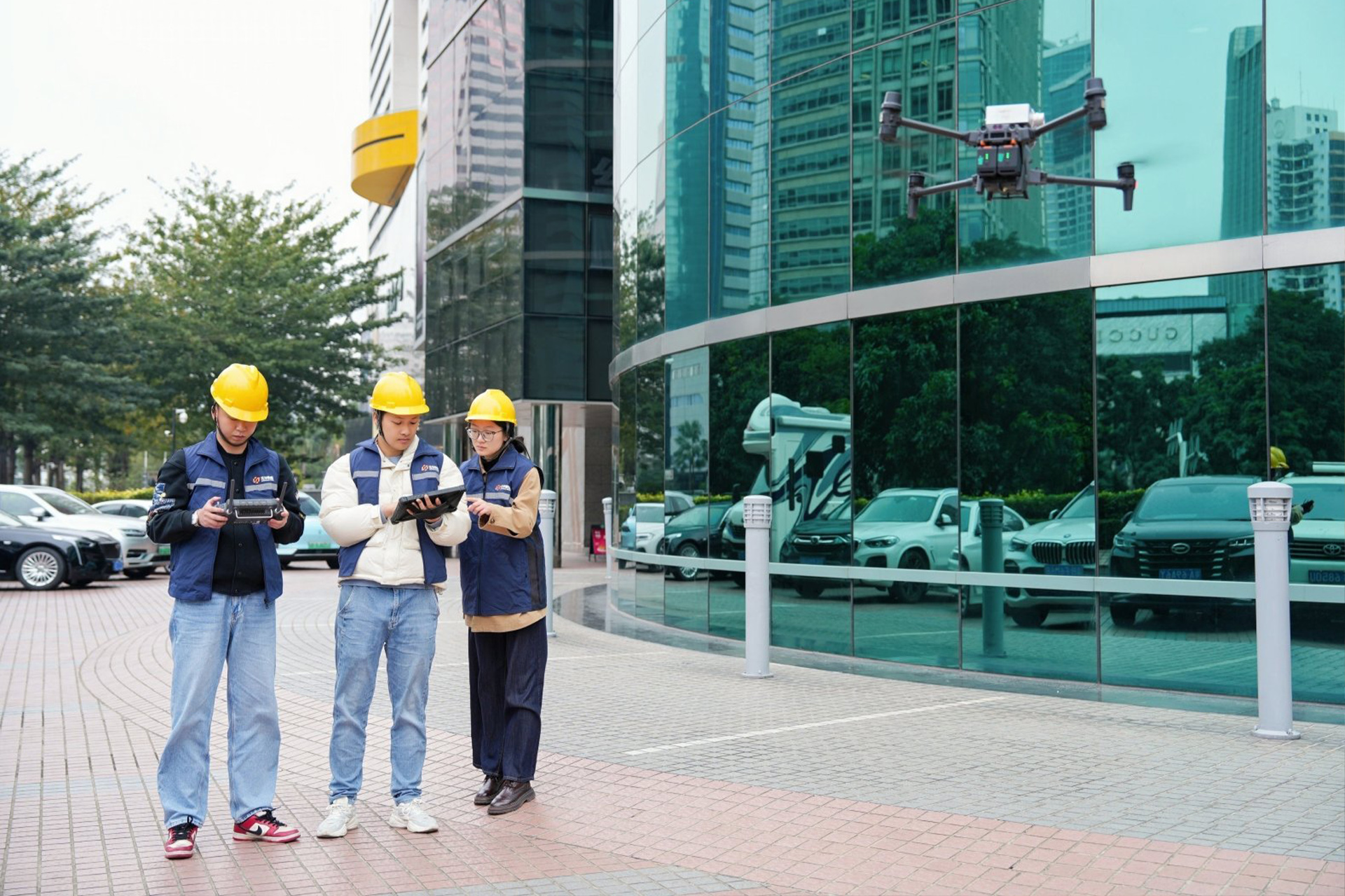 龙华数据公司为地王大厦做“空中CT”，超高层建筑迎来“智慧体检”时代