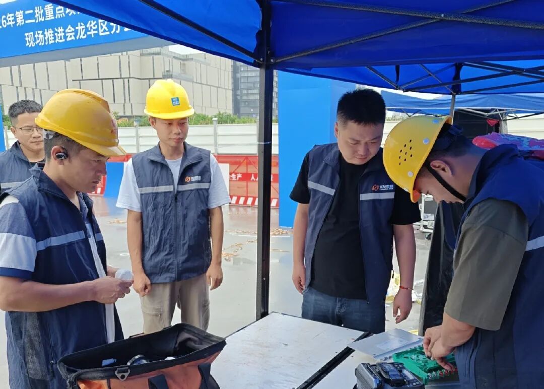 暴风雨中架起“信息桥梁”——龙华数据公司日夜奋战，全力护航“工业上楼”推进会网络保障